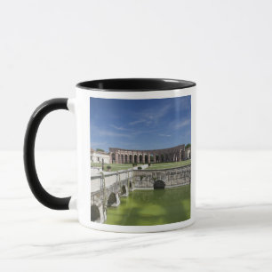 Italien, Mantua provins, Mantua. Innergård, Mugg