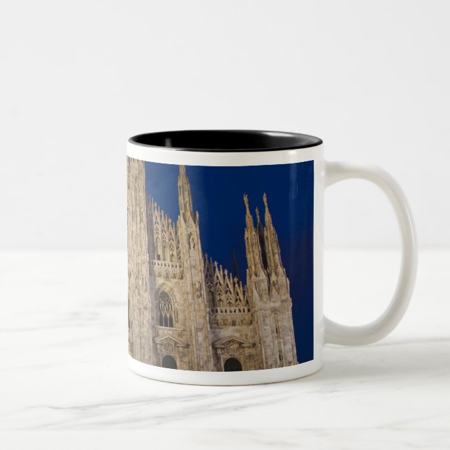 Italien, Milano, Milano. Milanodomen, Två-Tonad Mugg (Höger)