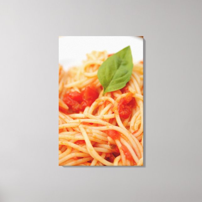 Italien, Orta, Lake Orta, spaghetti med tomat Canvastryck (Framsida)