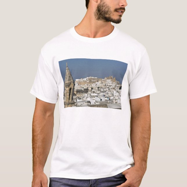 Italien, Ostuni, närbild av gammal stad Tee (Framsida)