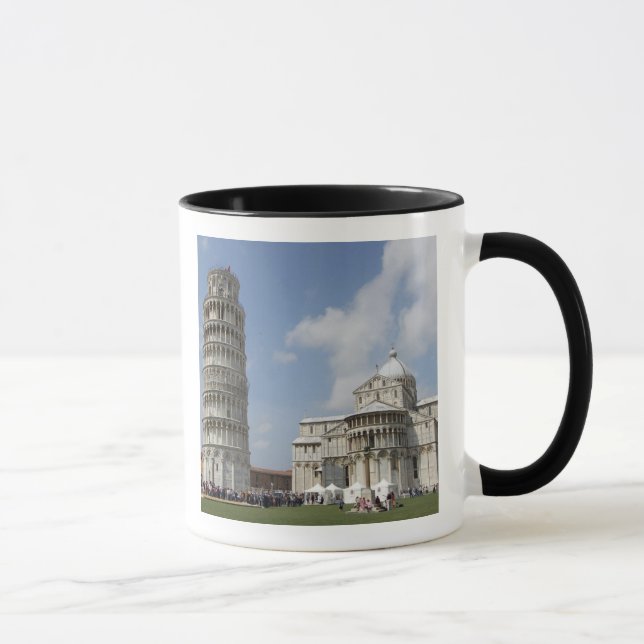 Italien, Pisa. Lutande tornet i Pisa och Mugg (Höger)