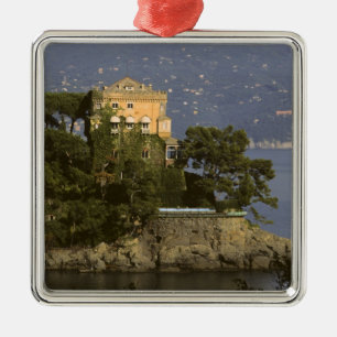 Italien, Portofino. Scenisk liv på Julgransprydnad Metall