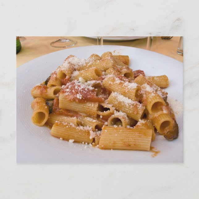 Italien, Positano. Serveringsfat med rigatoni. Vykort (Framsida)