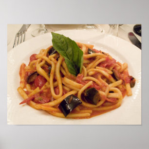 Italien, Positano. Tallrik pasta och aubergine. Poster
