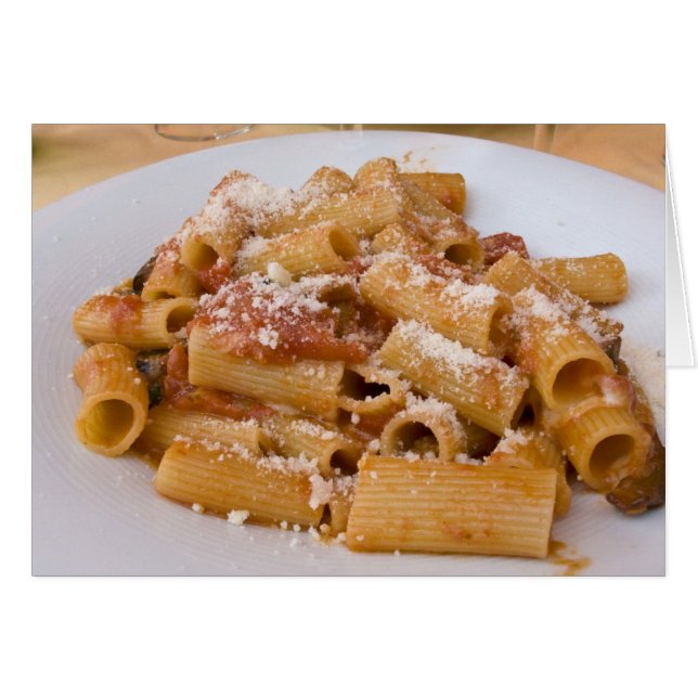 Italien, Positano. Visningstallrik med rigatoni. Hälsningskort (Framsidan Horizontal)