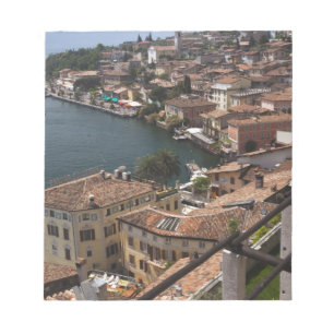 Italien, provinsen Brescia, Limone sul Garda. Stad Anteckningsblock