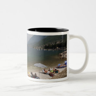 Italien, provinsen Verona, Brenzone. Lago di Garda Två-Tonad Mugg