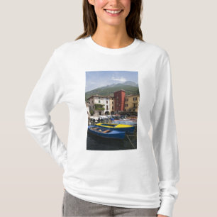 Italien, provinsen Verona, Malcesine. Gammal Casso T-shirt