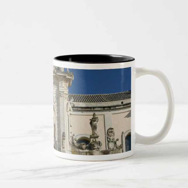 Italien, Puglia, Lecce, Piazza del Duomo, Palazzo Två-Tonad Mugg (Höger)