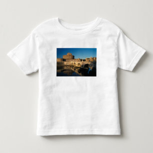 Italien, Rom, Castel Sant'Angelo och flod Tee Shirt