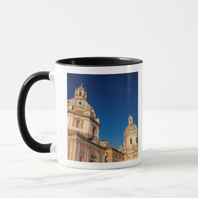 Italien, Rom, Santa Maria di Loreto-kyrkan och Mugg (Vänster)