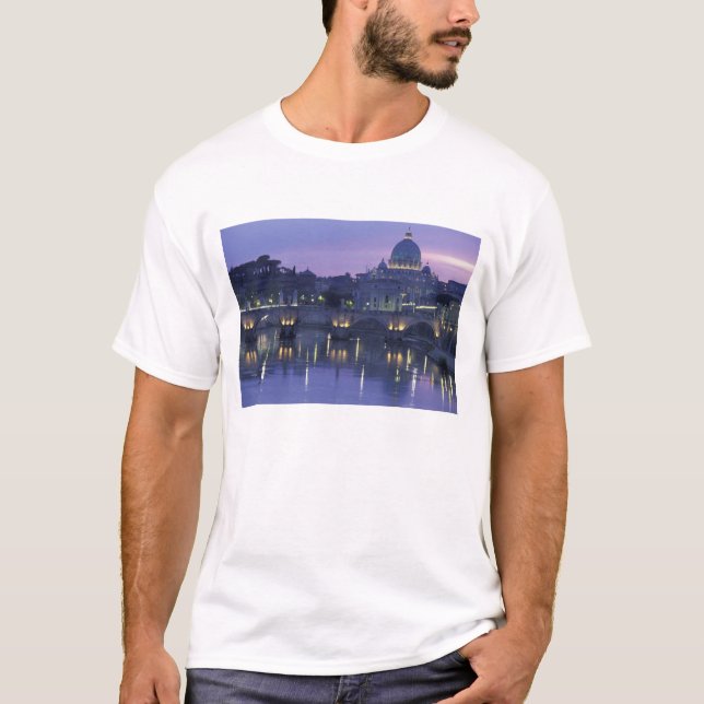Italien, Rom St. Peter's och Ponte Sant Angelo. T Shirt (Framsida)
