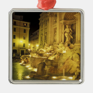 Italien, Rom. Trevi-fontänen på natten. Julgransprydnad Metall