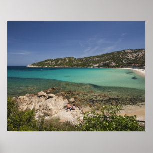 Italien, Sardinien, Baja Sardinien. Semesterstrand Poster