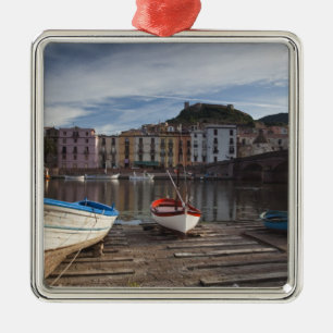 Italien, Sardinien, Bosa. Temofloden och Ponte Julgransprydnad Metall