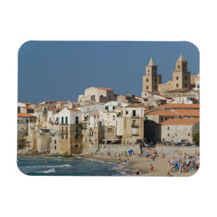 Italien, Sicilien, Cefalu, Stadsvy med Duomo från Magnet