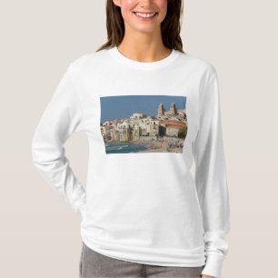 Italien, Sicilien, Cefalu, Stadsvy med Duomo från Tee