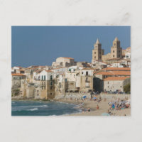 Italien, Sicilien, Cefalù, Stadsvy med Duomo från