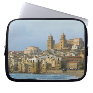 Italien, Sicilien, Cefalu, Utsikt med Duomo från 2 Laptop Fodral
