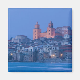 Italien, Sicilien, Cefalu, Utsikt med Duomo från Magnet