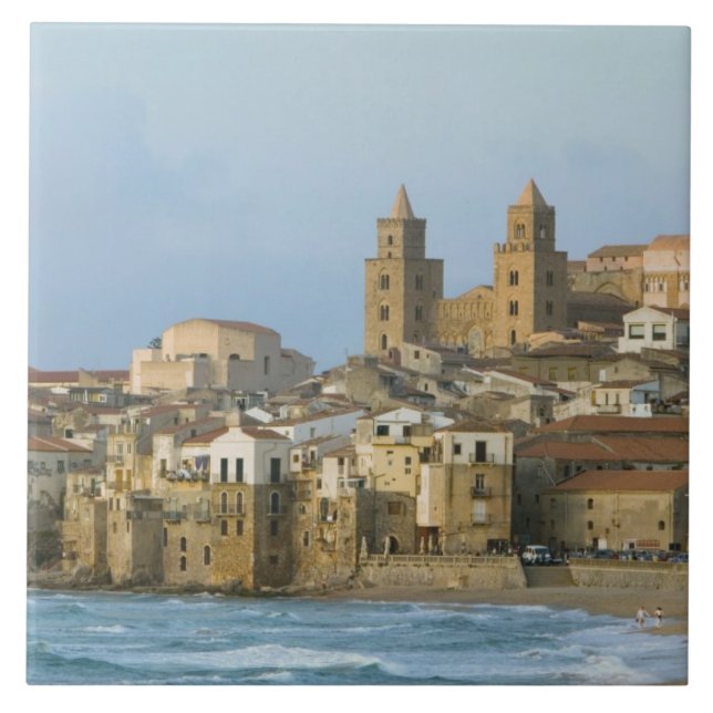 Italien, Sicilien, Cefalu, Visa med Duomo från 2 Kakelplatta (Framsidan)