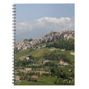 Italien, Sicilien, Enna, Calascibetta, Morgonvy Anteckningsbok