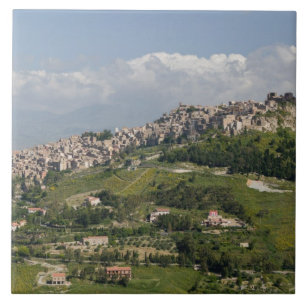 Italien, Sicilien, Enna, Calascibetta, Morgonvy Kakelplatta