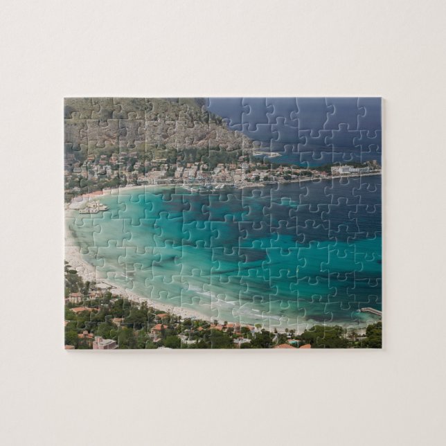 Italien, Sicilien, Mondello, Vy av stranden från s Pussel (Horisontell)