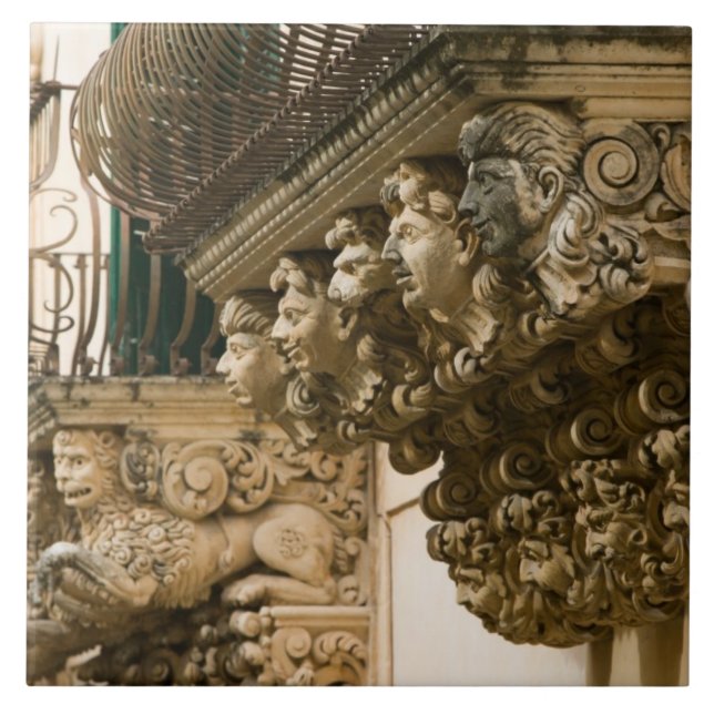 ITALIEN, Sicilien, NOTO: Finaste Baroque-stan i Kakelplatta (Framsidan)
