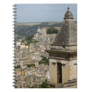 ITALIEN, Sicilien, RAGUSA IBLA: Stadsvy och Santa Anteckningsbok Med Spiral