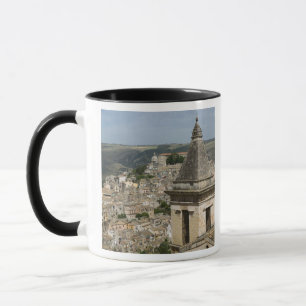 ITALIEN, Sicilien, RAGUSA IBLA: Stadsvy och Santa Mugg