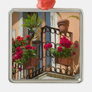 ITALIEN, Sicilien, TAORMINA: Corso Umberto 1, Julgransprydnad Metall