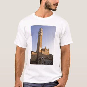 Italien, Toscana, Sienna. Torre del Mangia på Tröja