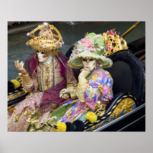 Italien, Venedig. Ett par klädda i kostymer för Poster (Framsidan)