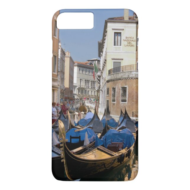 Italien, Venedig, gondoler förtöjda längs kanal Case-Mate iPhone Skal (Baksida)