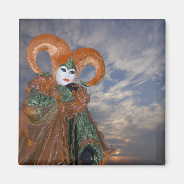 Italien, Venedig. Kvinna iklädd kostym för Magnet (Framsidan)