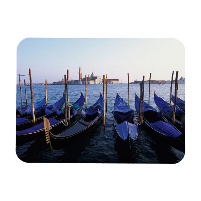Italien, Veneto, Venedig, Rad av gondol och San Magnet (Horisontell)