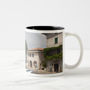 Italien, Verona-provinsen, Malcesine. Gammal Casso Två-Tonad Mugg
