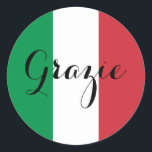 Italiensk Flagga Elegant Calligraphy Grazie Runt Klistermärke<br><div class="desc">Grazie,  ett italienskt språk tackar er för ert budskap mot färg i Italiens flagga. Du kan ändra den moderna eleganten calligraphy stil för att skapa ditt eget anpassningsbar-textmeddelande. Prova med ett annat teckensnitt stil,  storlekt och färg och anpassa textdesignen så att du kan göra dina egna typografiklistermärken.</div>