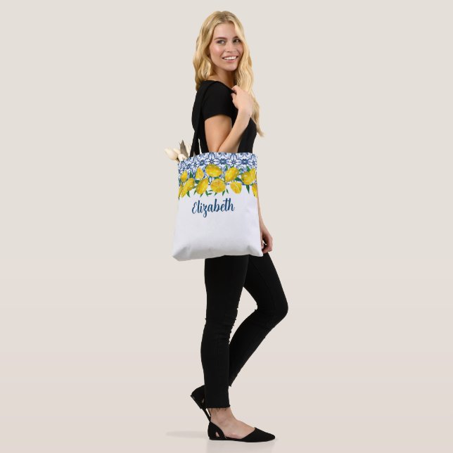 Italienska blå plattan Lemon Boho Bridesmaid Bröll Tygkasse (På modell)
