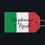 Italienska Flagga Bröllop Presentetikett<br><div class="desc">Du kan anpassa grönten rött och vitt italienskt flagga för att skapa egna bröllop-presenttaggar eller favorittaggar. Parets namn har en dekorativ modern kalligrafi stil. Ändra radavståndet om du vill ändra det sammanflätade utseendet på skriptet. Ändra teckensnittet stil för att skapa ditt eget textmeddelande för anpassningsbar.</div>