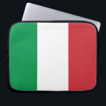 Italienska Flagga Laptop sleeve<br><div class="desc">Lägg till en liten italiensk elegans till dina tekniska tillbehör med vår exklusiv laptop sleeve med flagga Italien! Den här sleeven är mer än bara funktionell, den är en firande av det italienska arvet och det nationella pridet. Den djärva utformningen visar stolt det italienska flagga ikoniska inslag, som symboliserar landets...</div>