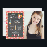 Italienska Födelsedagsfesten Dinner Chalk Pizza In Inbjudningar<br><div class="desc">Rustik italiensk middagsdesign. Perfekt för vilken ålder som helst. Ändra bara texten till kostym i party. Bakåtskriften ingår.</div>