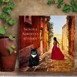 Italienska konst Romantic Dam i Red Tile Kakelplatta<br><div class="desc">En modern konstbricka med en siciliansk gatuscen med dam i en vacker röd klänning och en söt stor katt. Utformningen är tillräckligt stor för en stor storlek.</div>