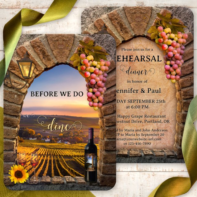 Italienska Winery Vineyard Rehearsal Dinner Inbjudningar (Classic Italian Rehearsal Dinner invitation featuring a Roman arch with wine overlooking a vineyard)