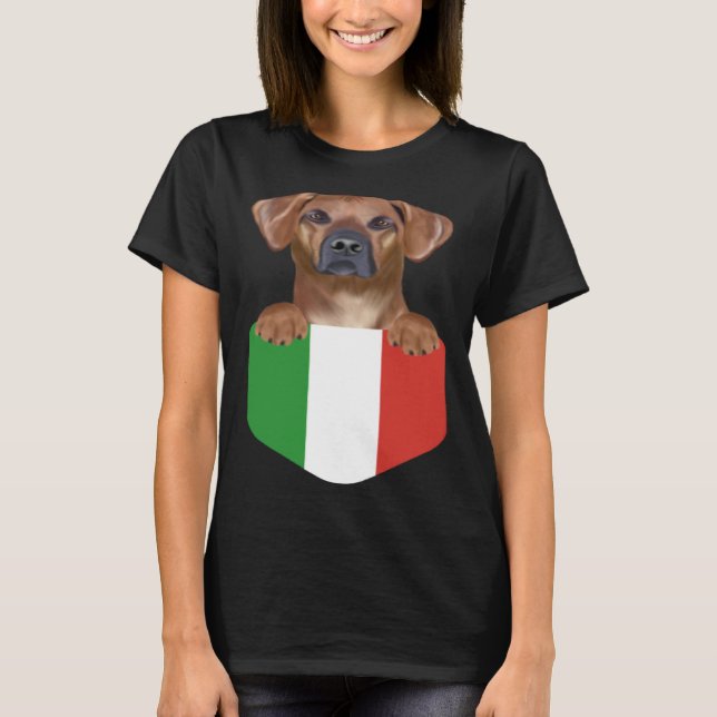 Italy Flag Rhodesian Ridgeback Dog In Pocket T Shirt (Framsida)