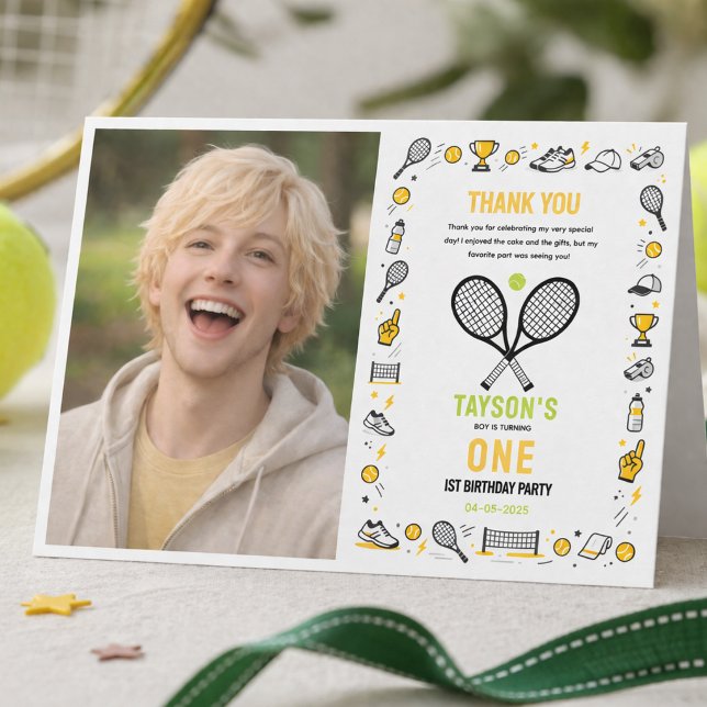 It's Game Time Tennis 1-årsjubileum – roliga barn Tack Kort (It’s Game Time Tennis 1st Birthday – Fun Kids Thank You Card
)