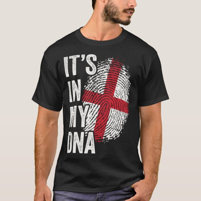 ITS IN MY DNA England Flagga English Roots Pride G T Shirt (Framsida)