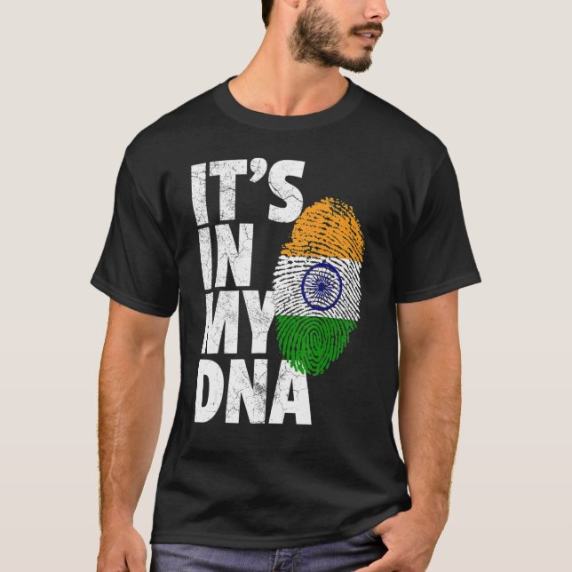 IT'S IN MY DNA India Flag Indian Men Women T Shirt (Framsida)