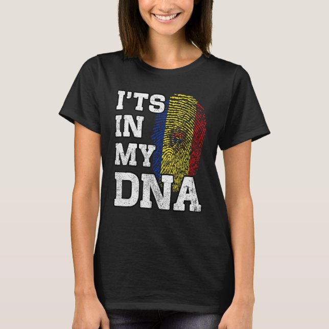 It's In My DNA Moldovan Fingerprint Proud Moldova  T Shirt (Framsida)